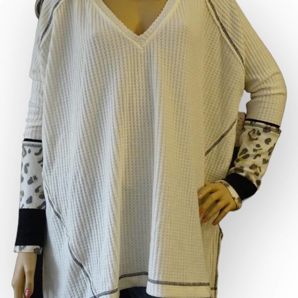 WE The Free People Oversized Waffle Knit Shirt Animal Print Ivory Size XS - Picture 4 of 12